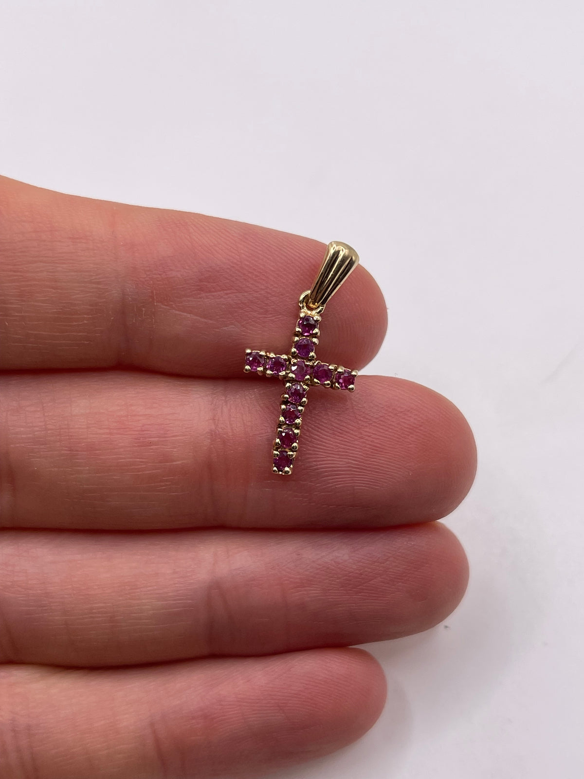 9ct gold ruby cross pendant