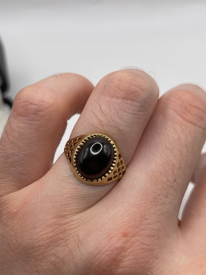 9ct gold cabochon garnet ring