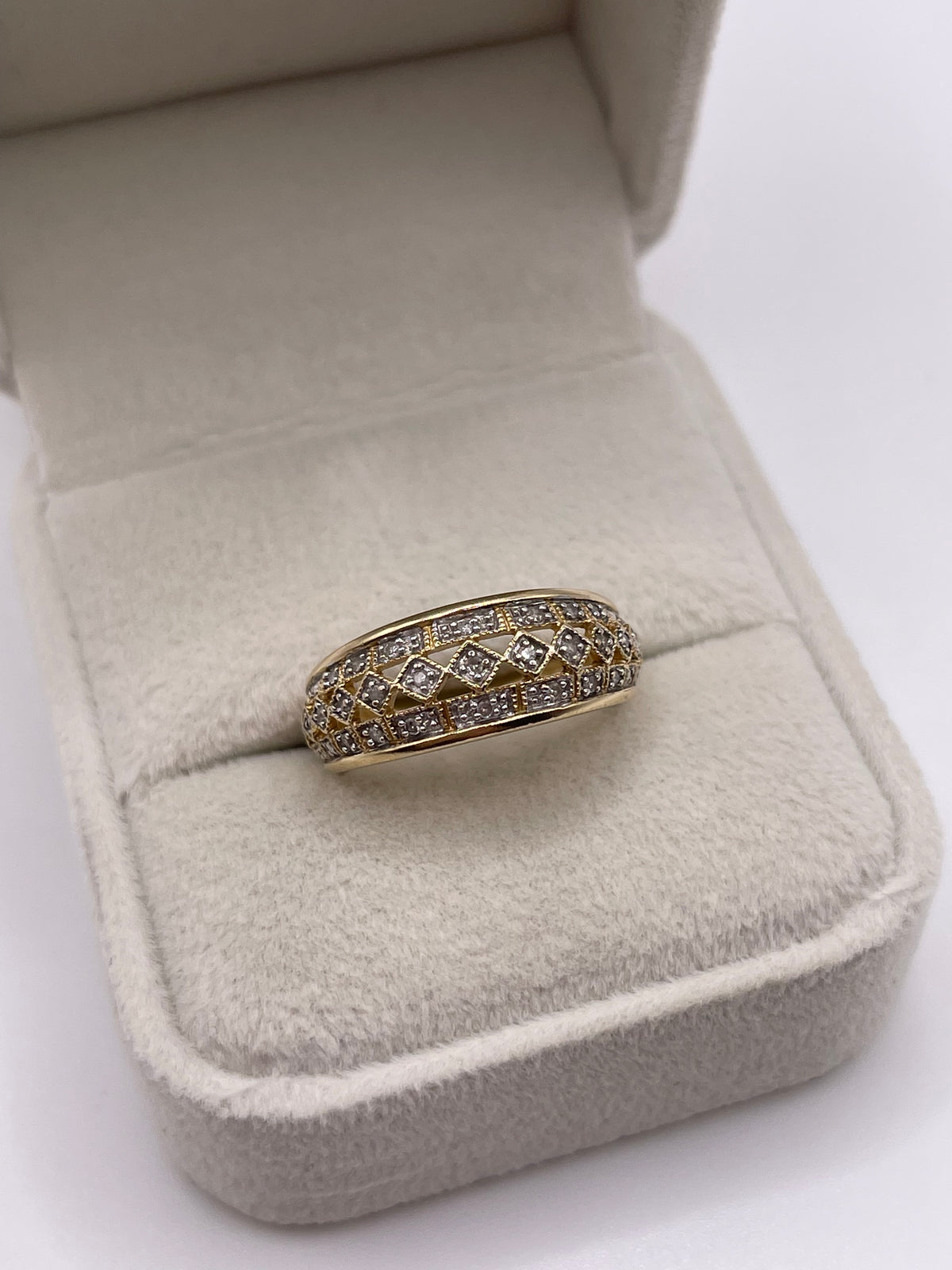 9ct gold diamond cluster ring