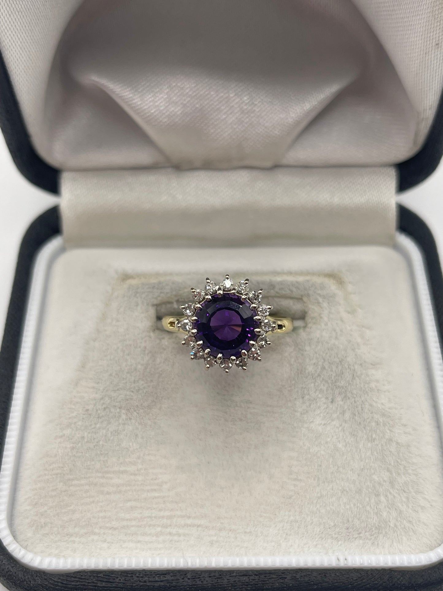 18ct gold amethyst and diamond ring