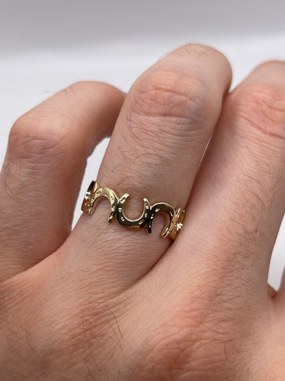 9ct gold horseshoe ring