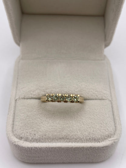 9ct gold quartz ring
