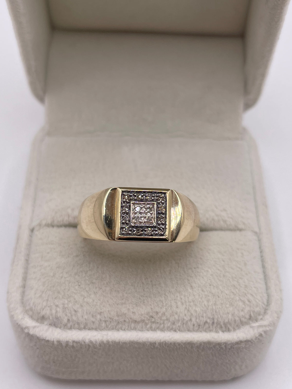9ct gold diamond cluster ring