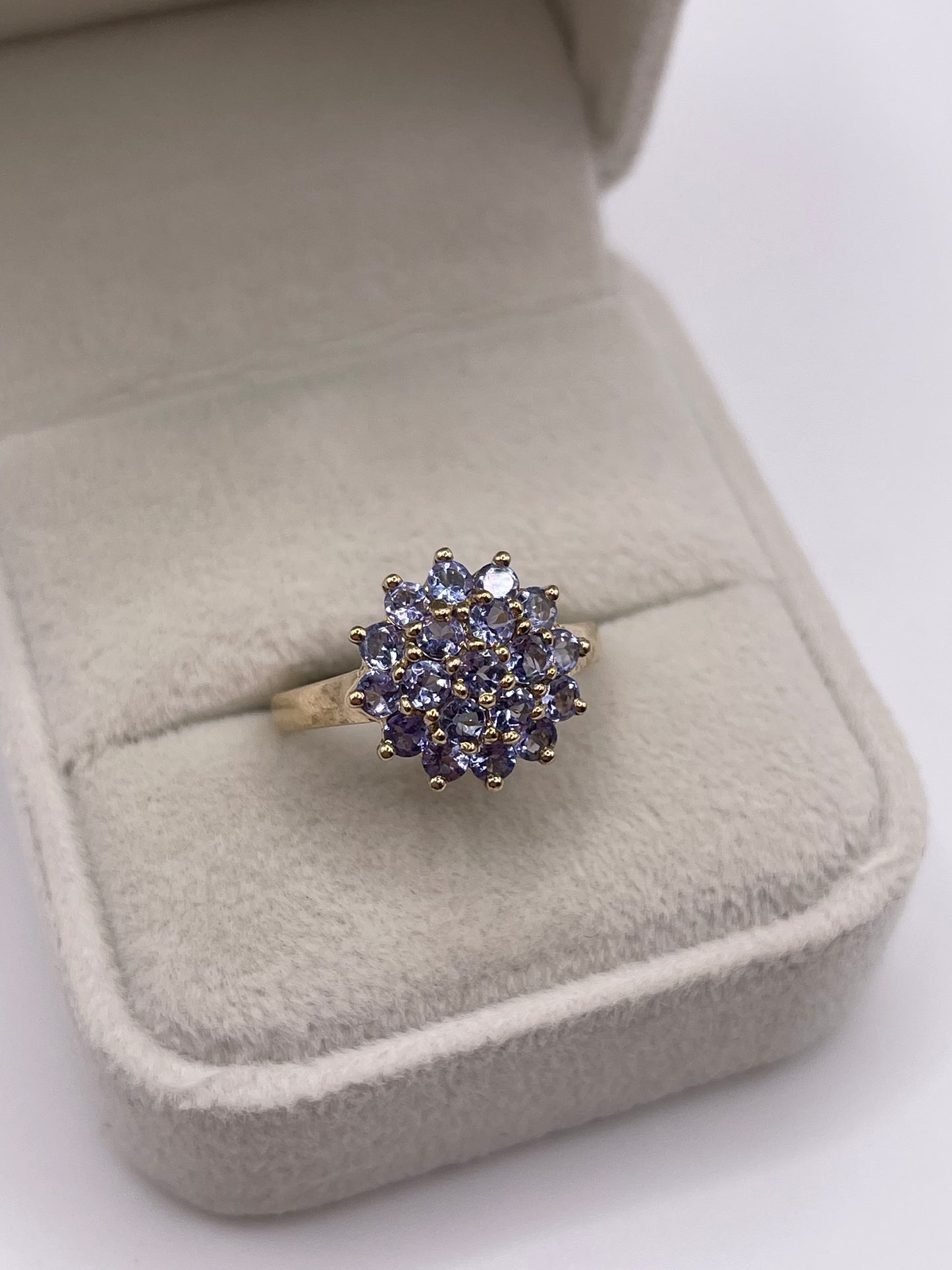 9ct gold tanzanite cluster ring