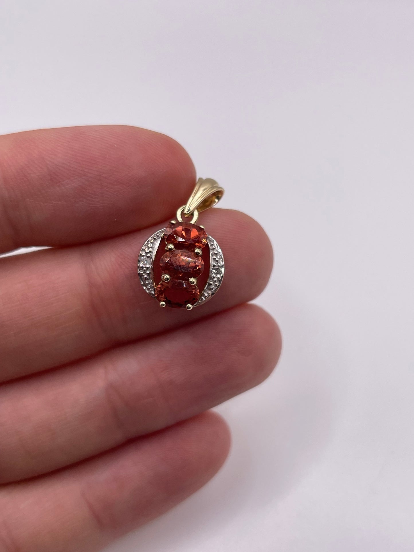 9ct gold quartz and diamond pendant