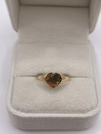 9ct gold heart signet ring