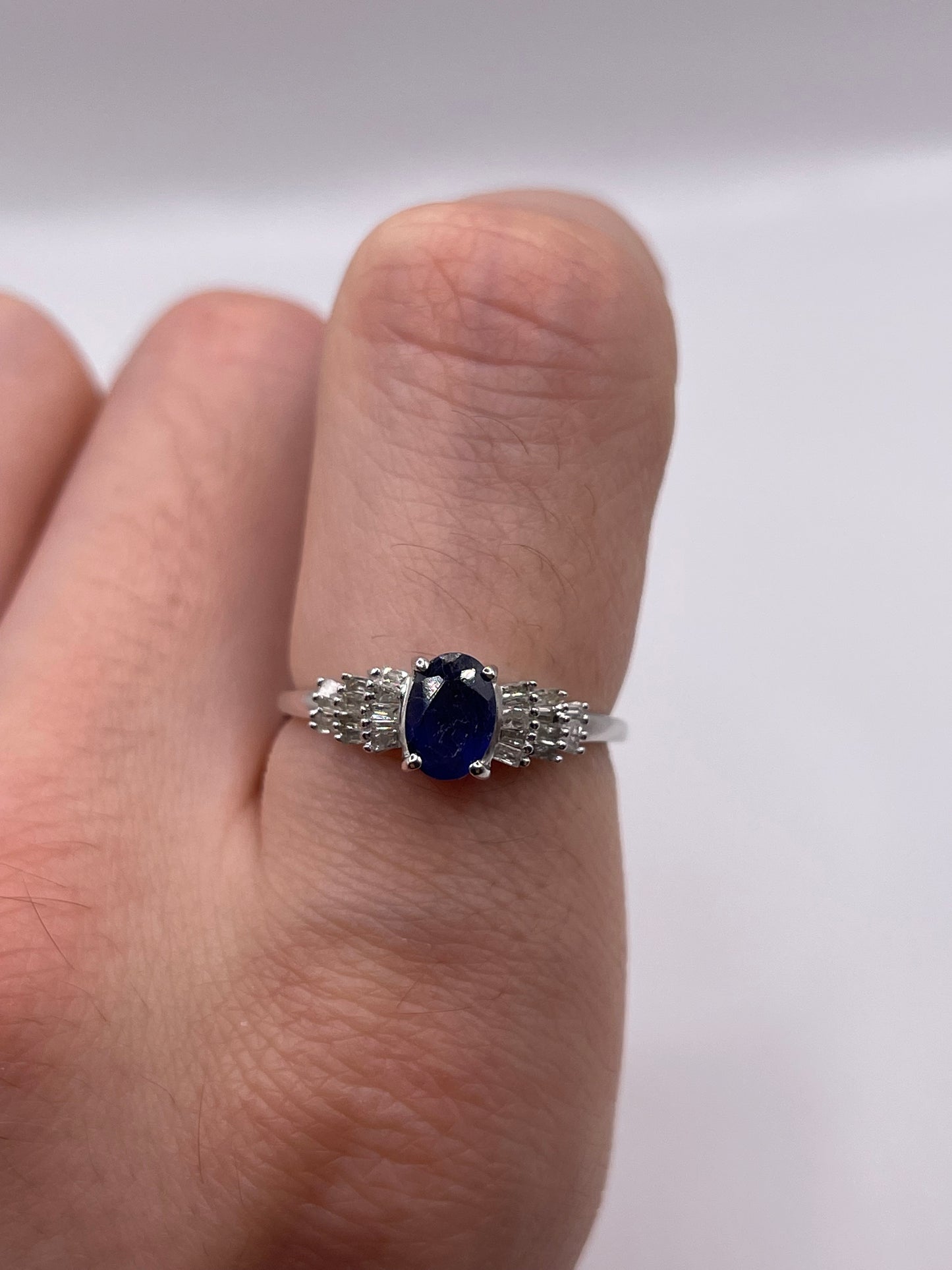 9ct white gold sapphire and diamond ring