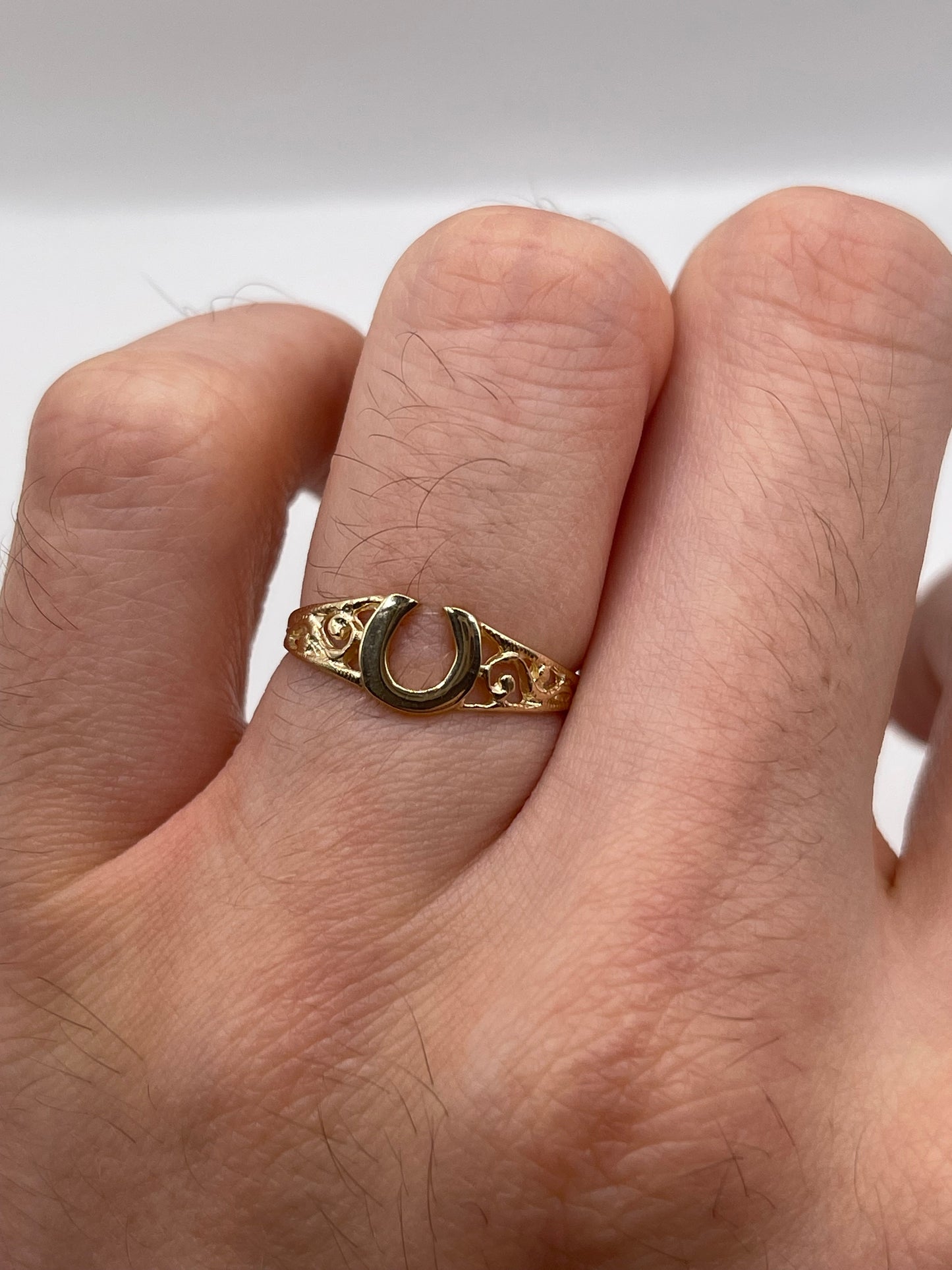 9ct gold horseshoe ring