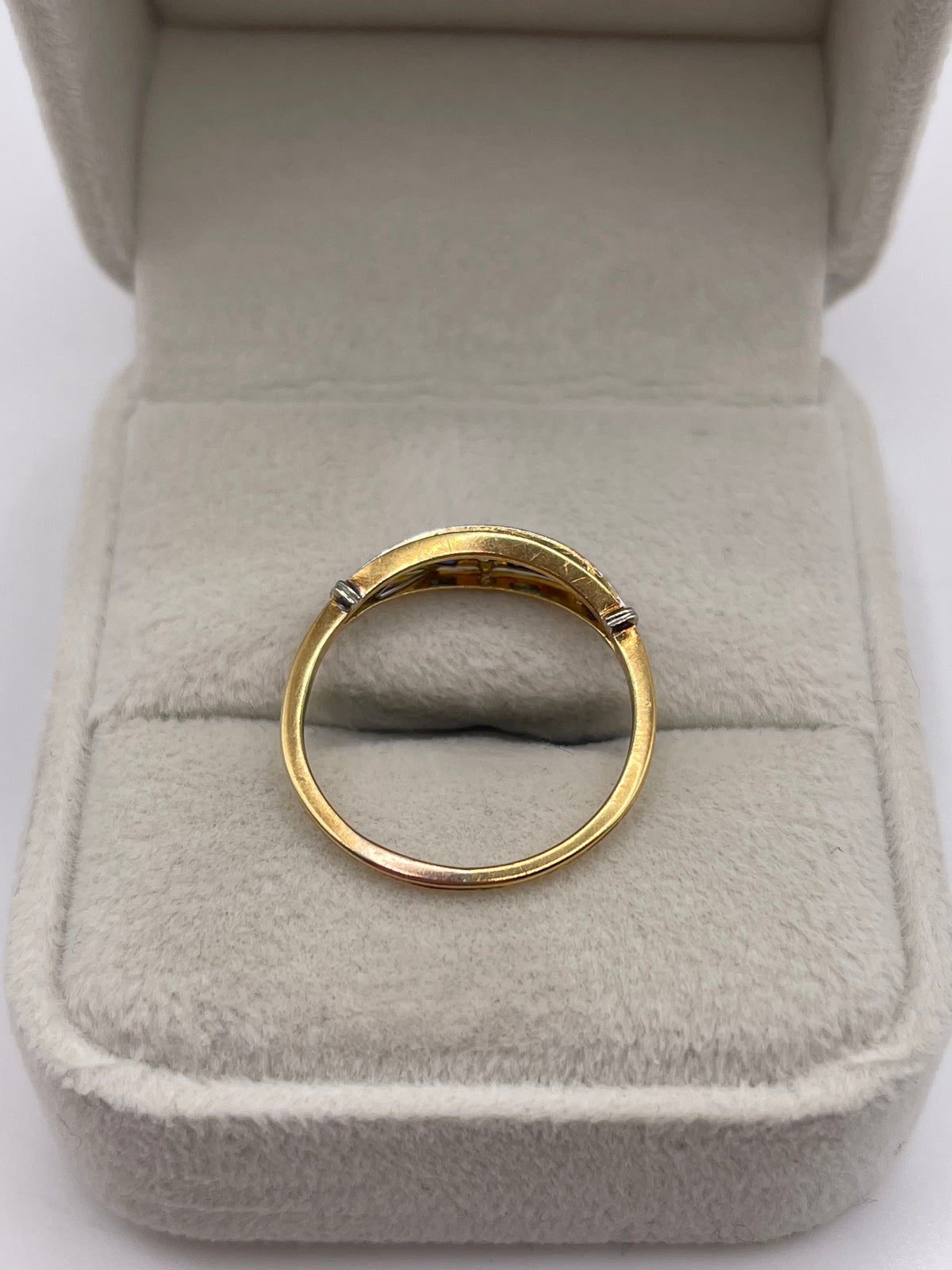 18ct gold sapphire and diamond ring