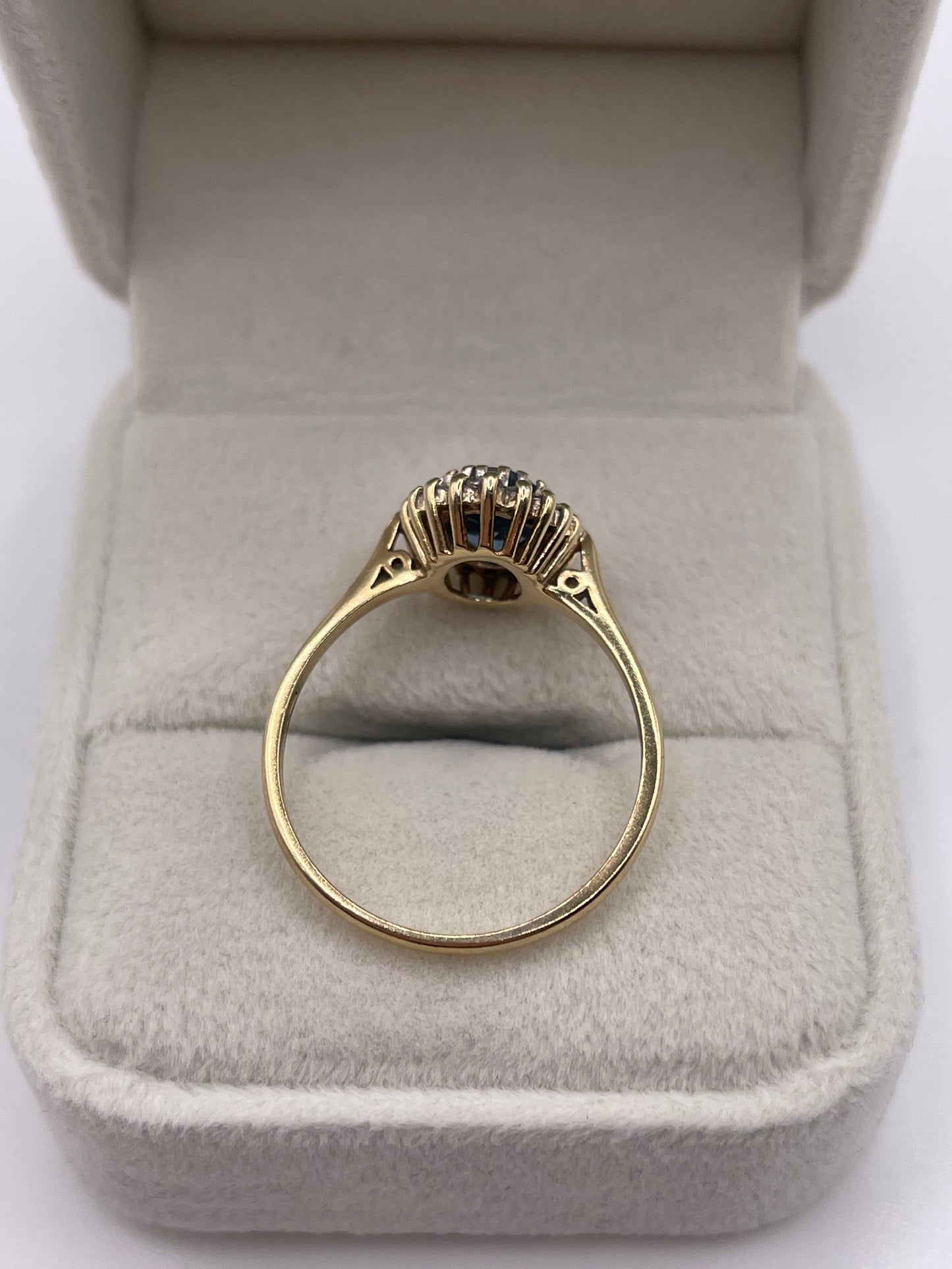 9ct gold topaz and diamond ring