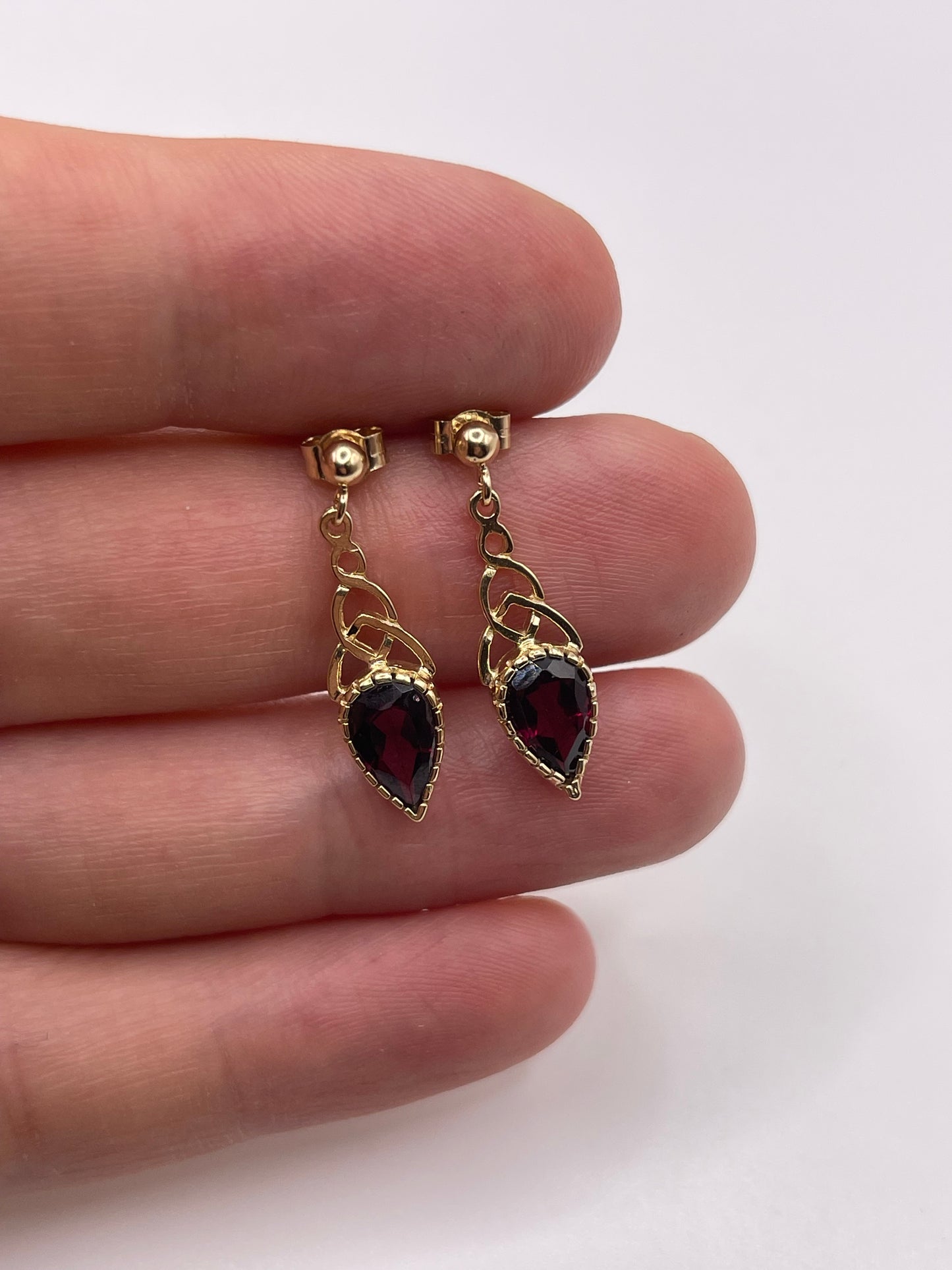 9ct gold garnet earrings