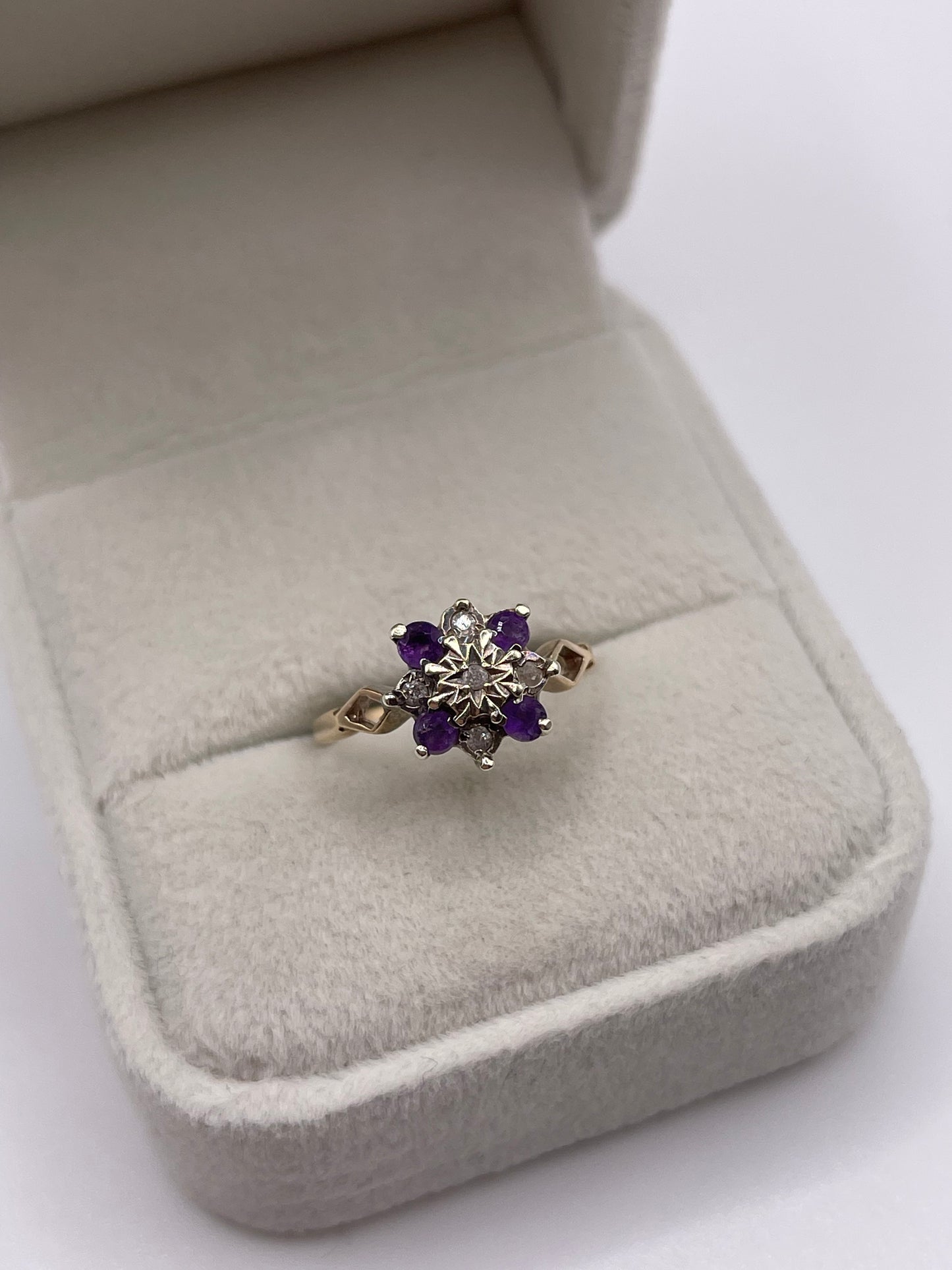 9ct gold amethyst and diamond ring