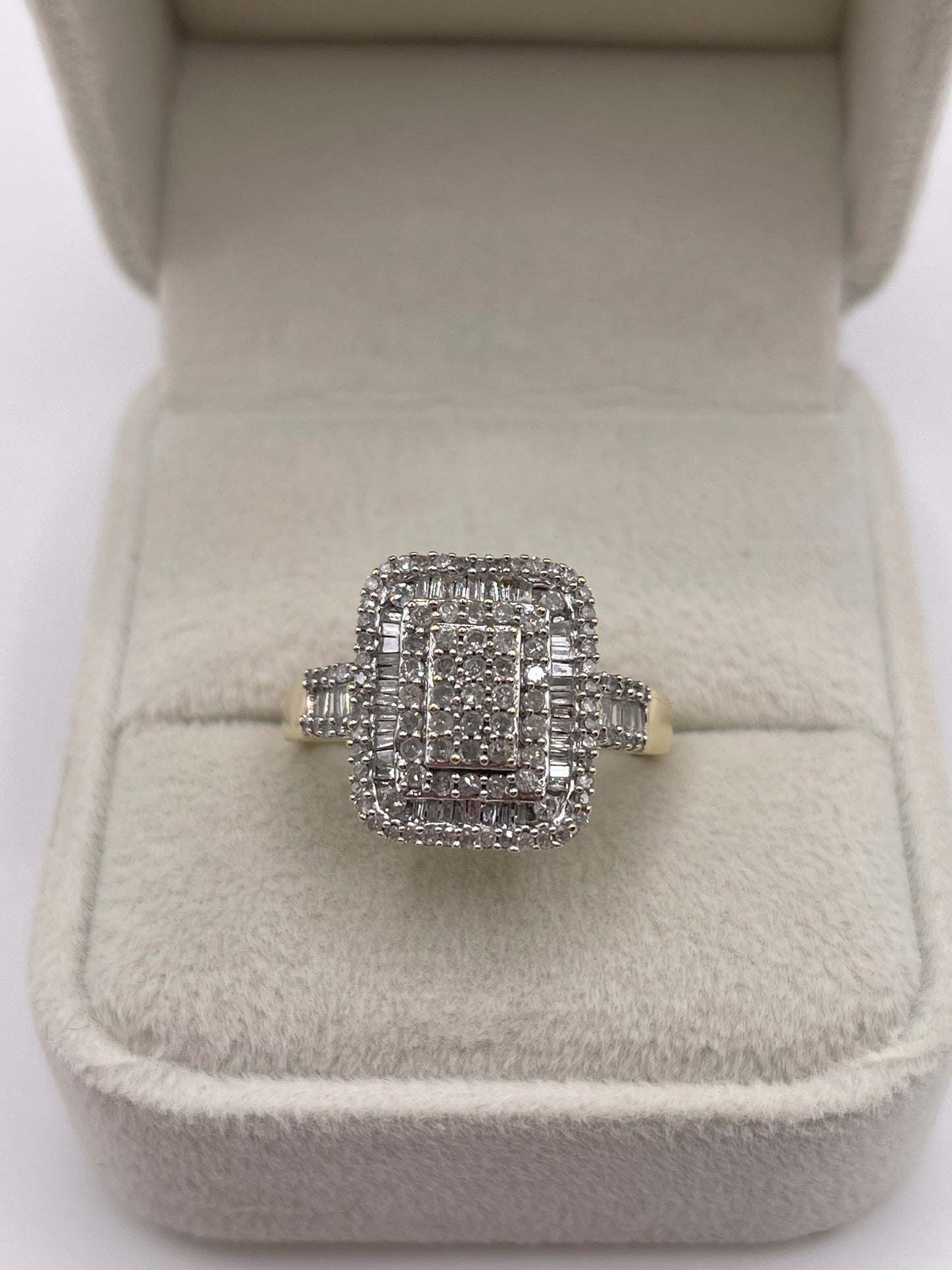 9ct gold diamond cluster ring