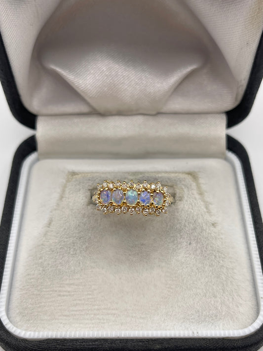 18ct gold opal and diamond ring