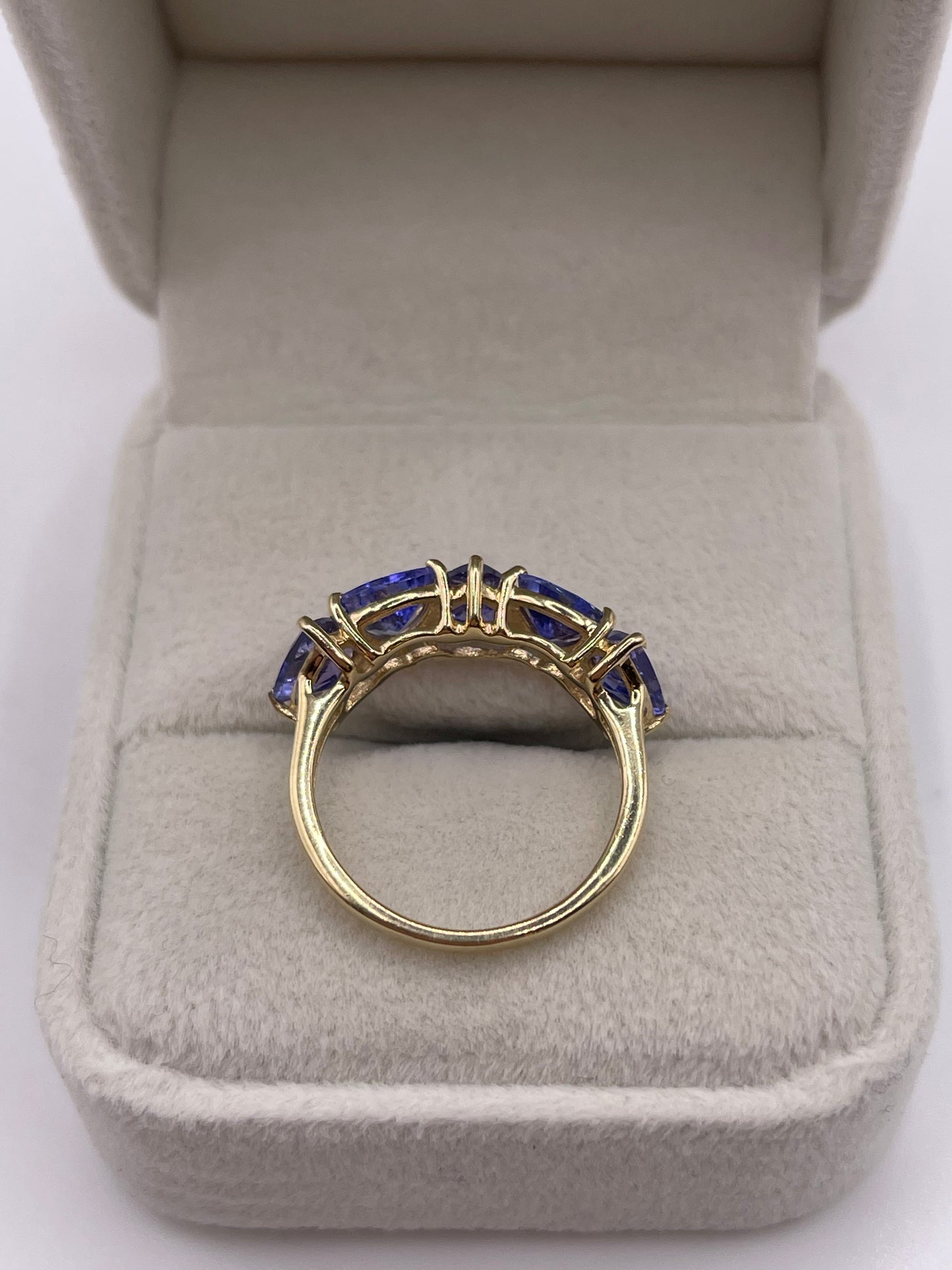 9ct gold tanzanite ring