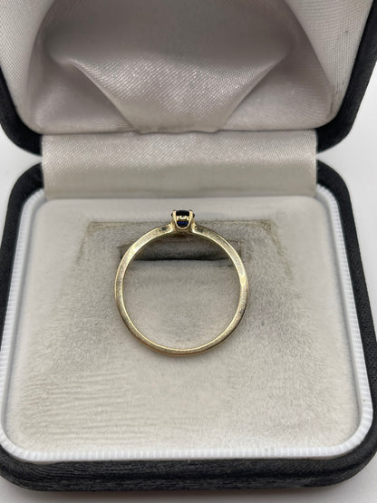 9ct gold sapphire ring