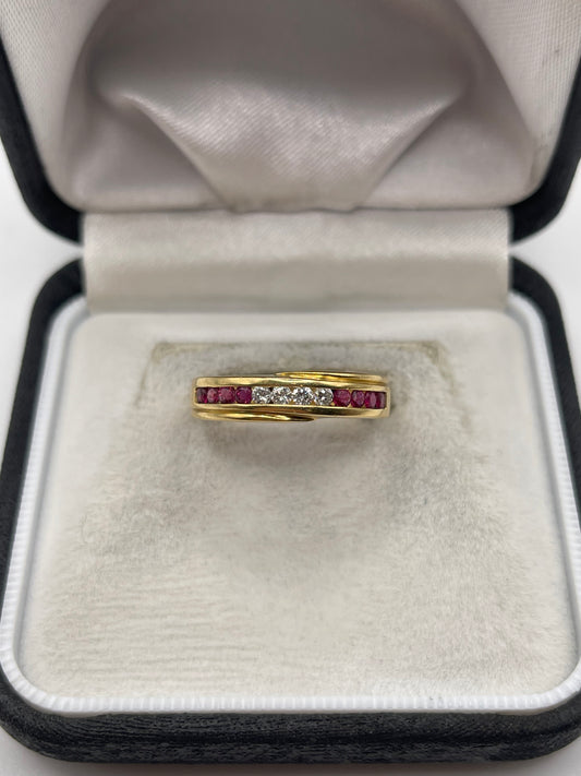 18ct gold ruby and diamond ring