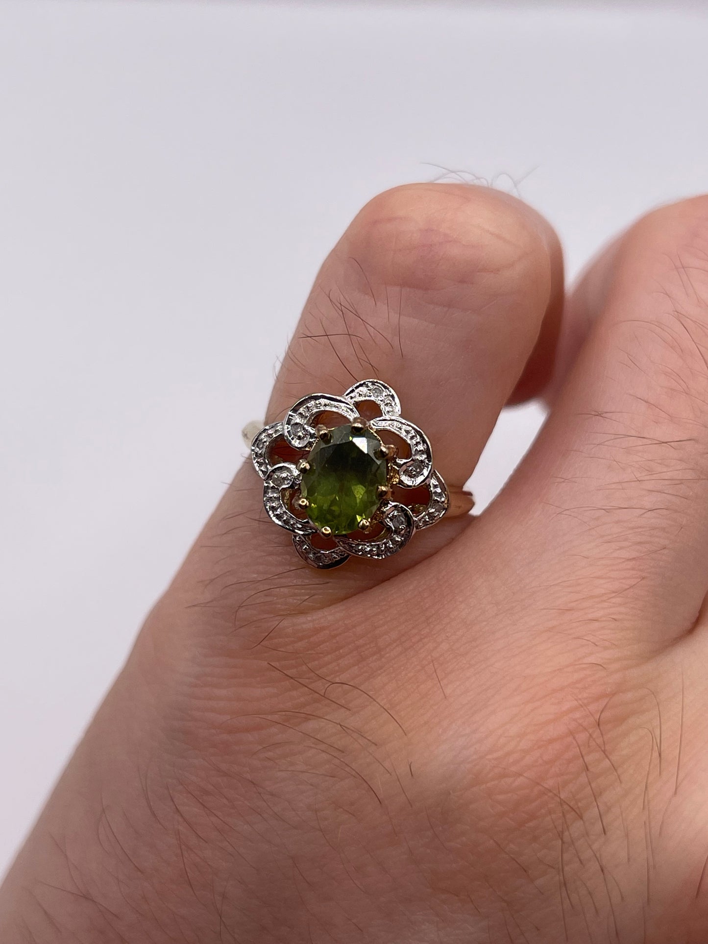 9ct gold quartz and diamond ring