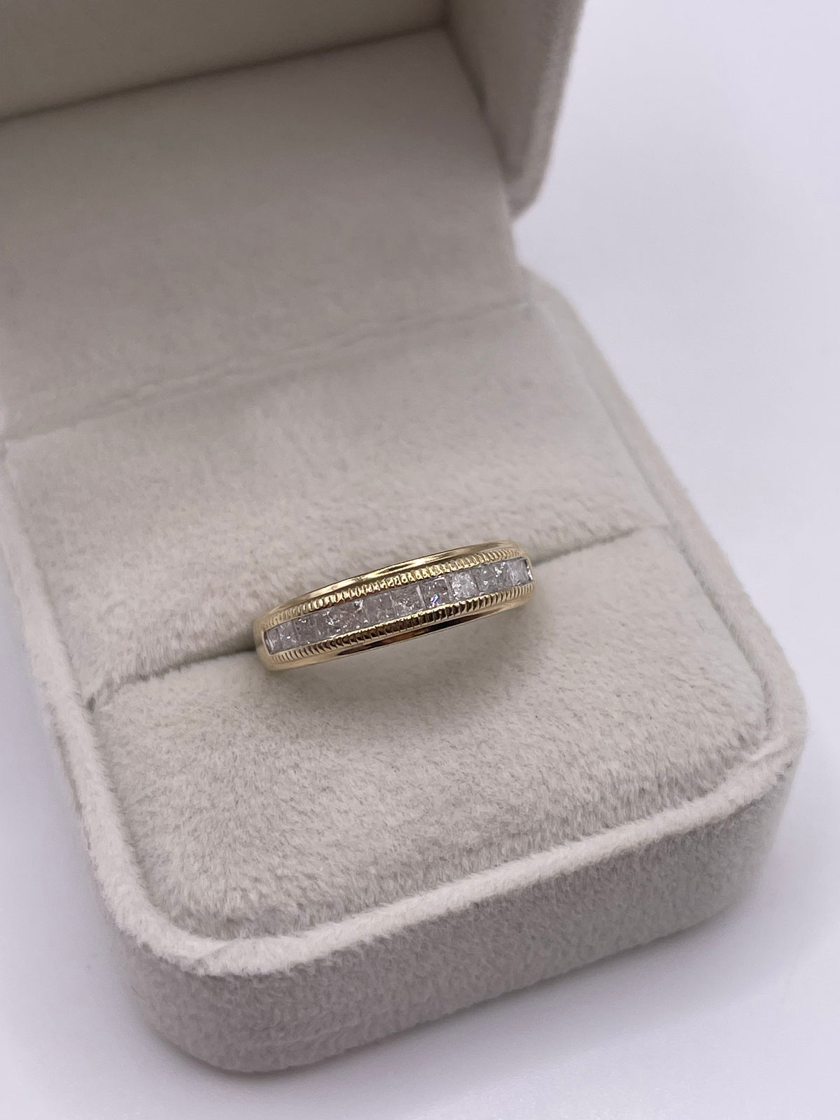 9ct gold diamond ring