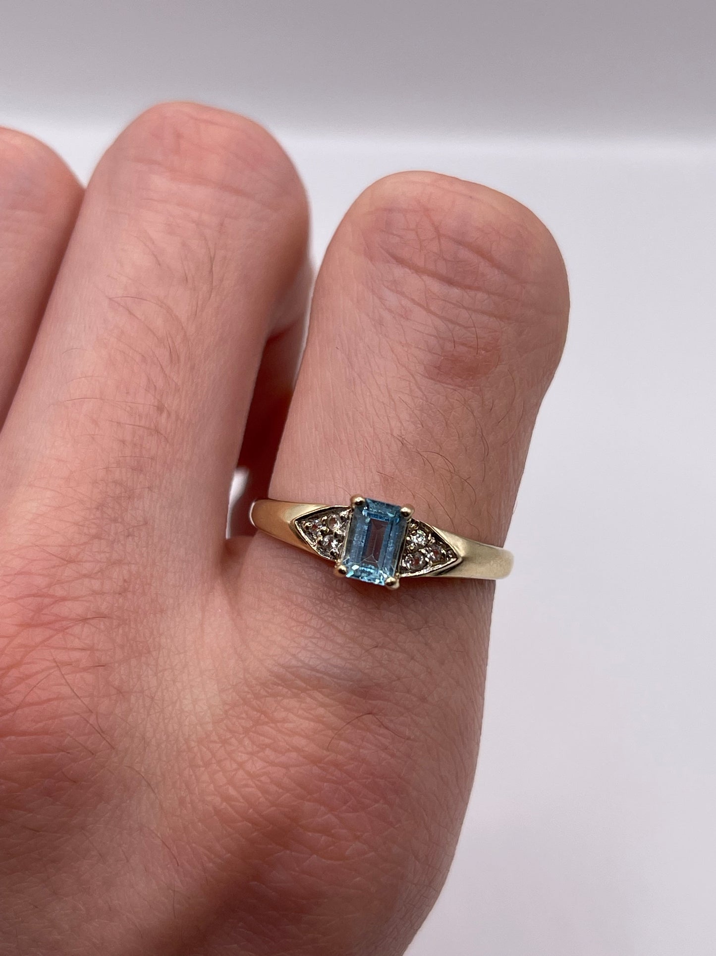 9ct gold topaz and zircon ring