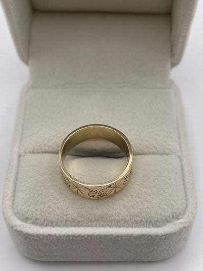 9ct gold patterned band
