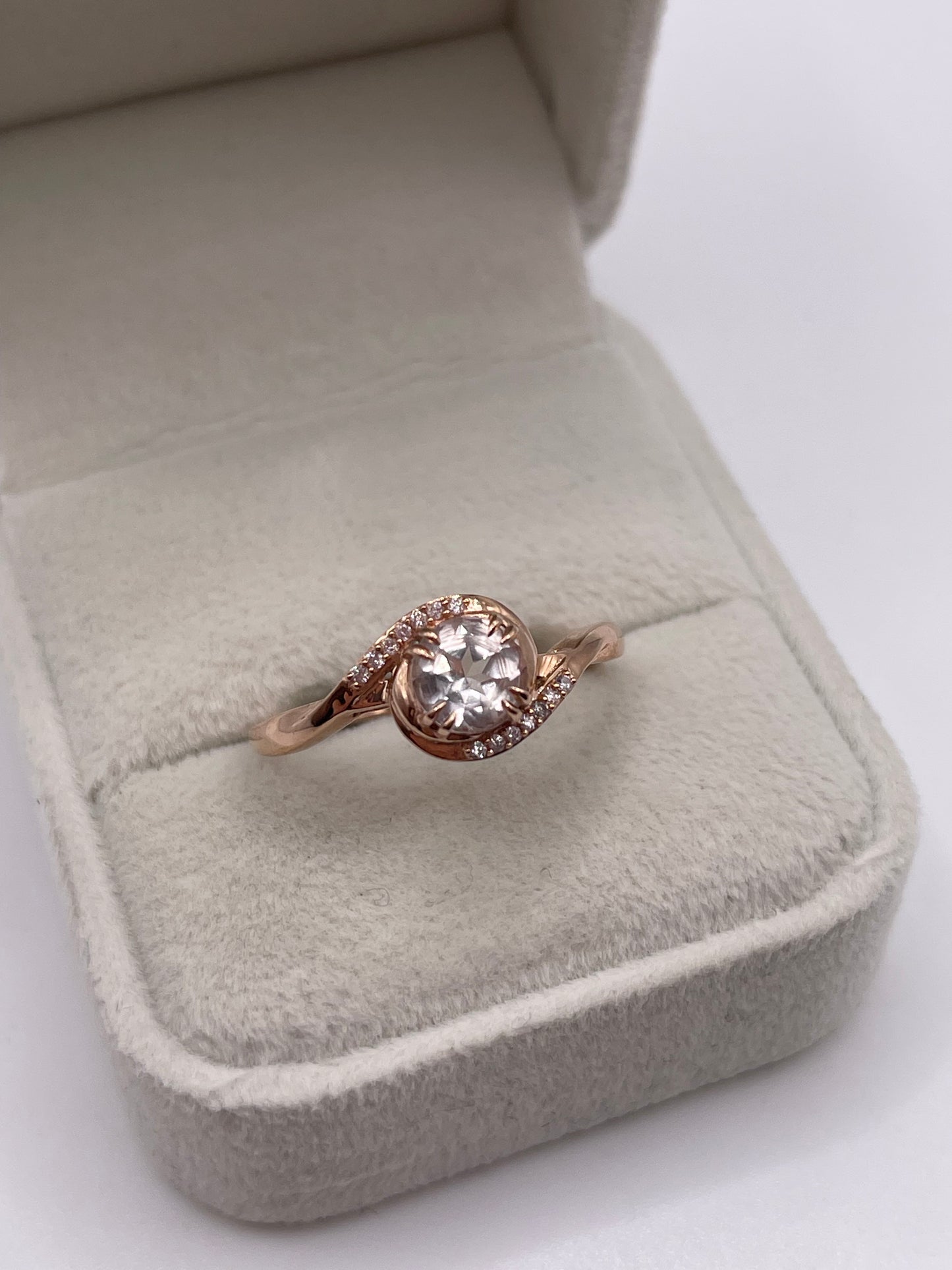 9ct rose gold morganite and diamond ring
