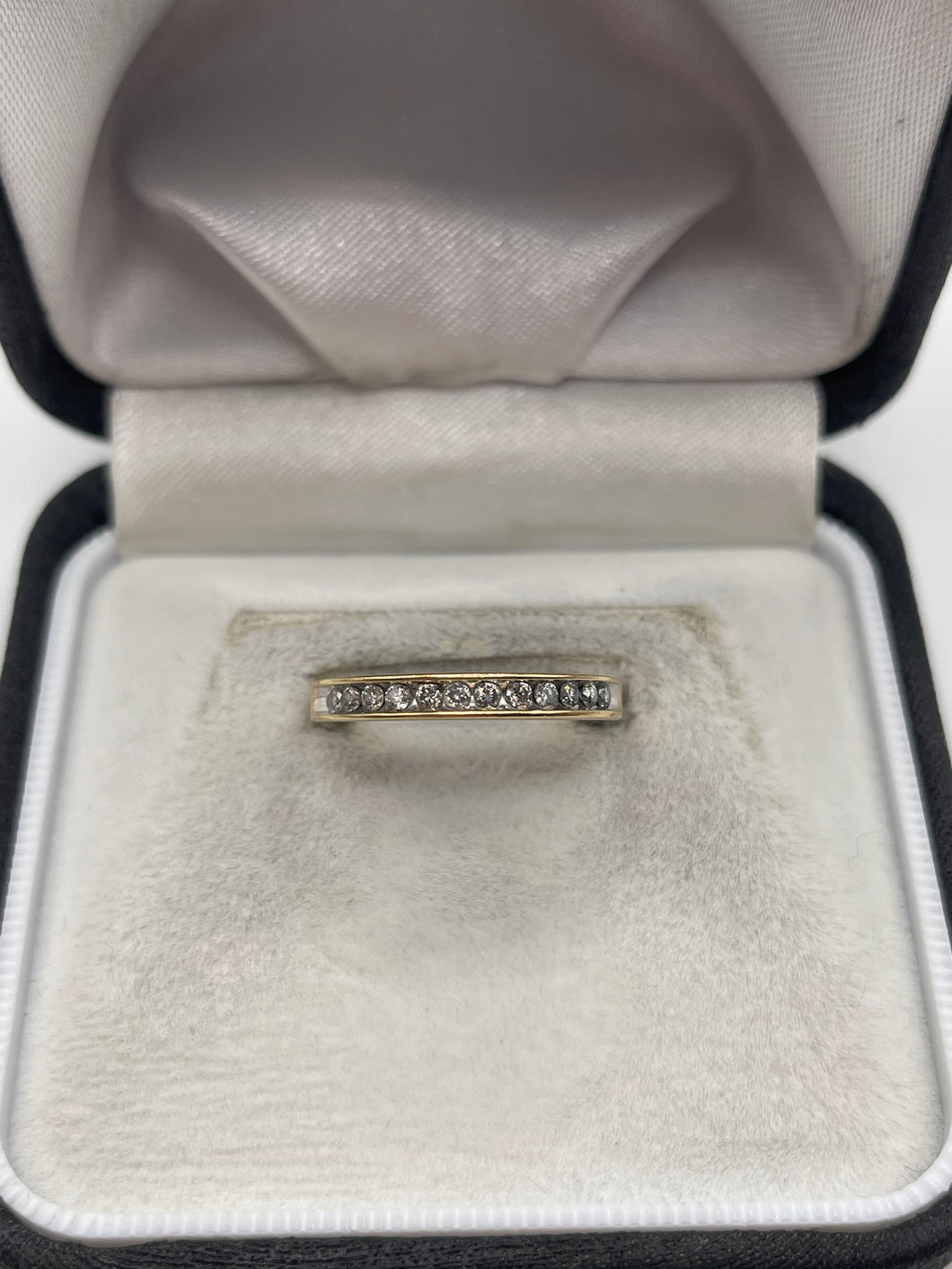 9ct gold diamond ring
