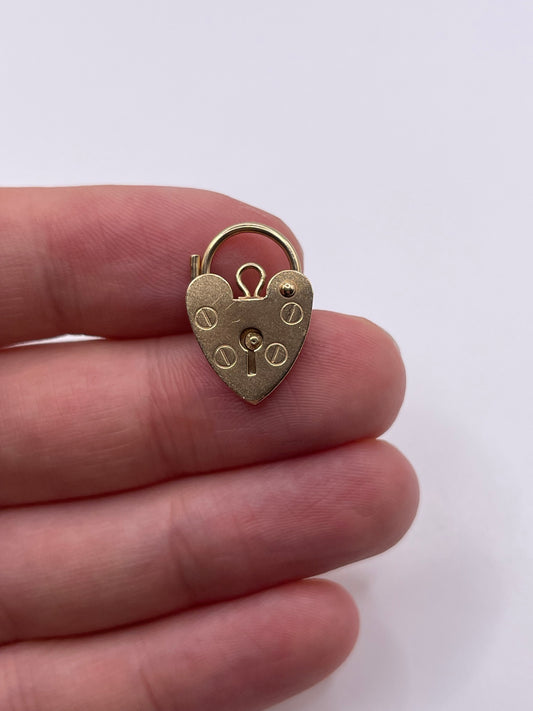 9ct gold padlock 7