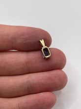 Load image into Gallery viewer, 9ct gold cz pendant

