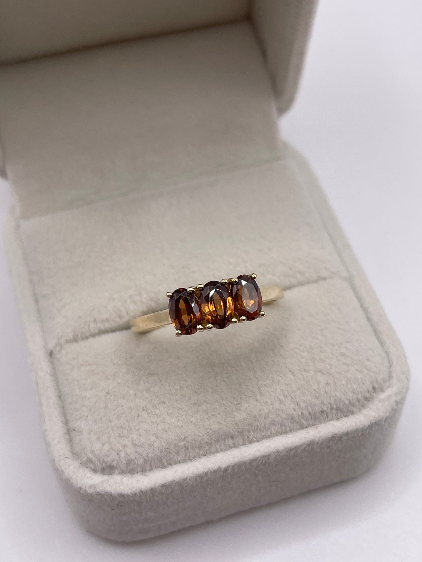 9ct gold brown zircon ring