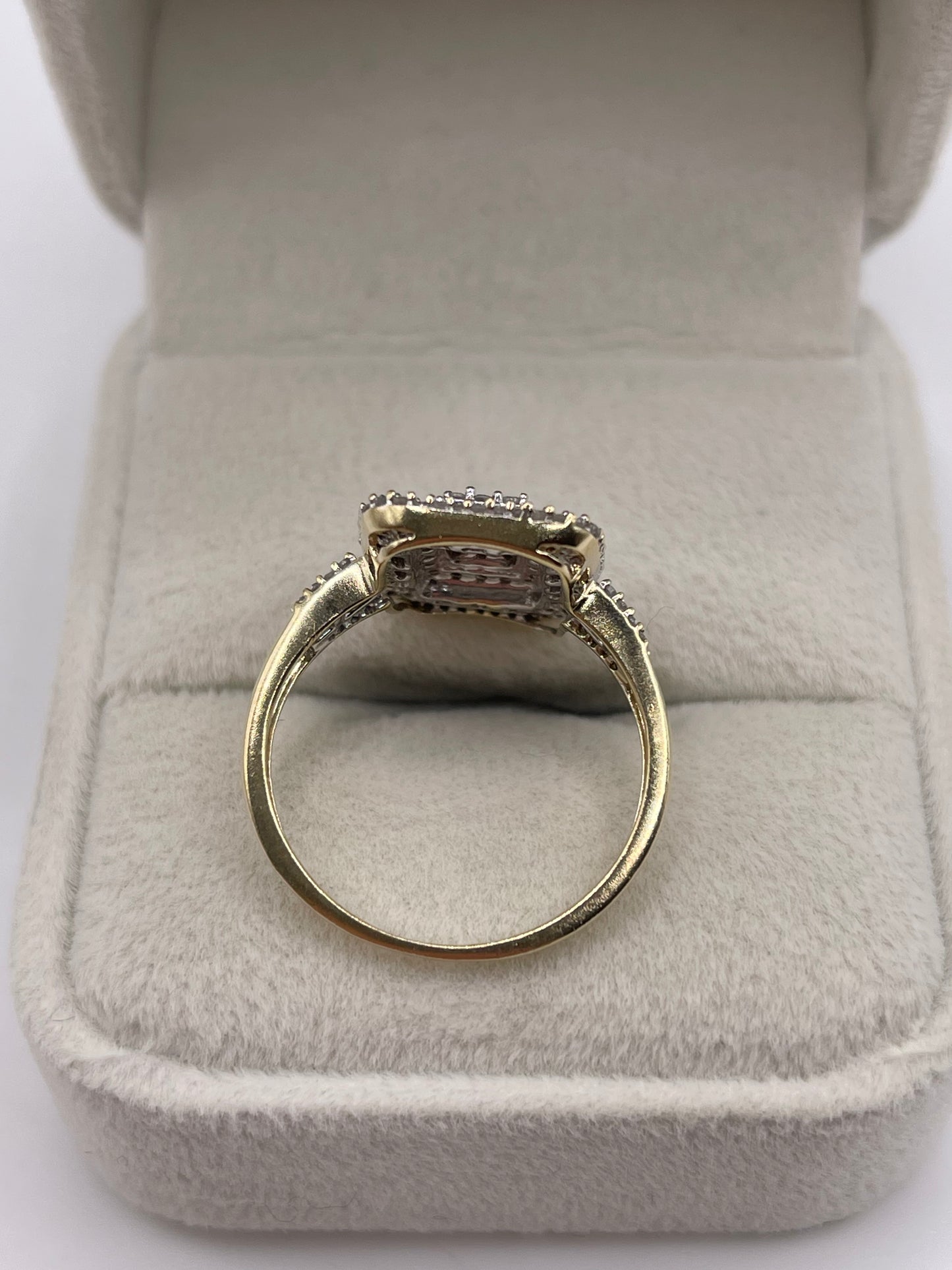 9ct gold diamond cluster ring