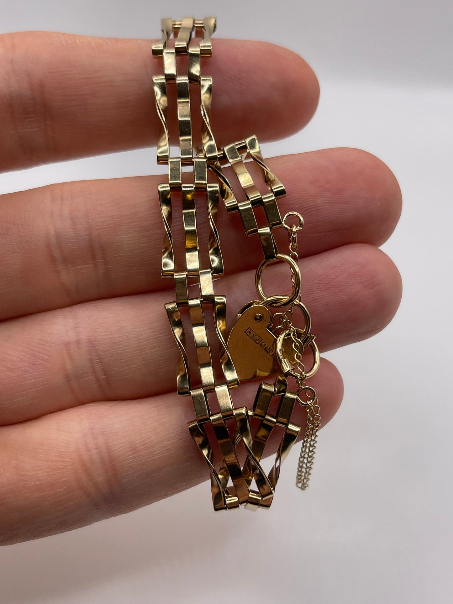 9ct gold padlock bracelet