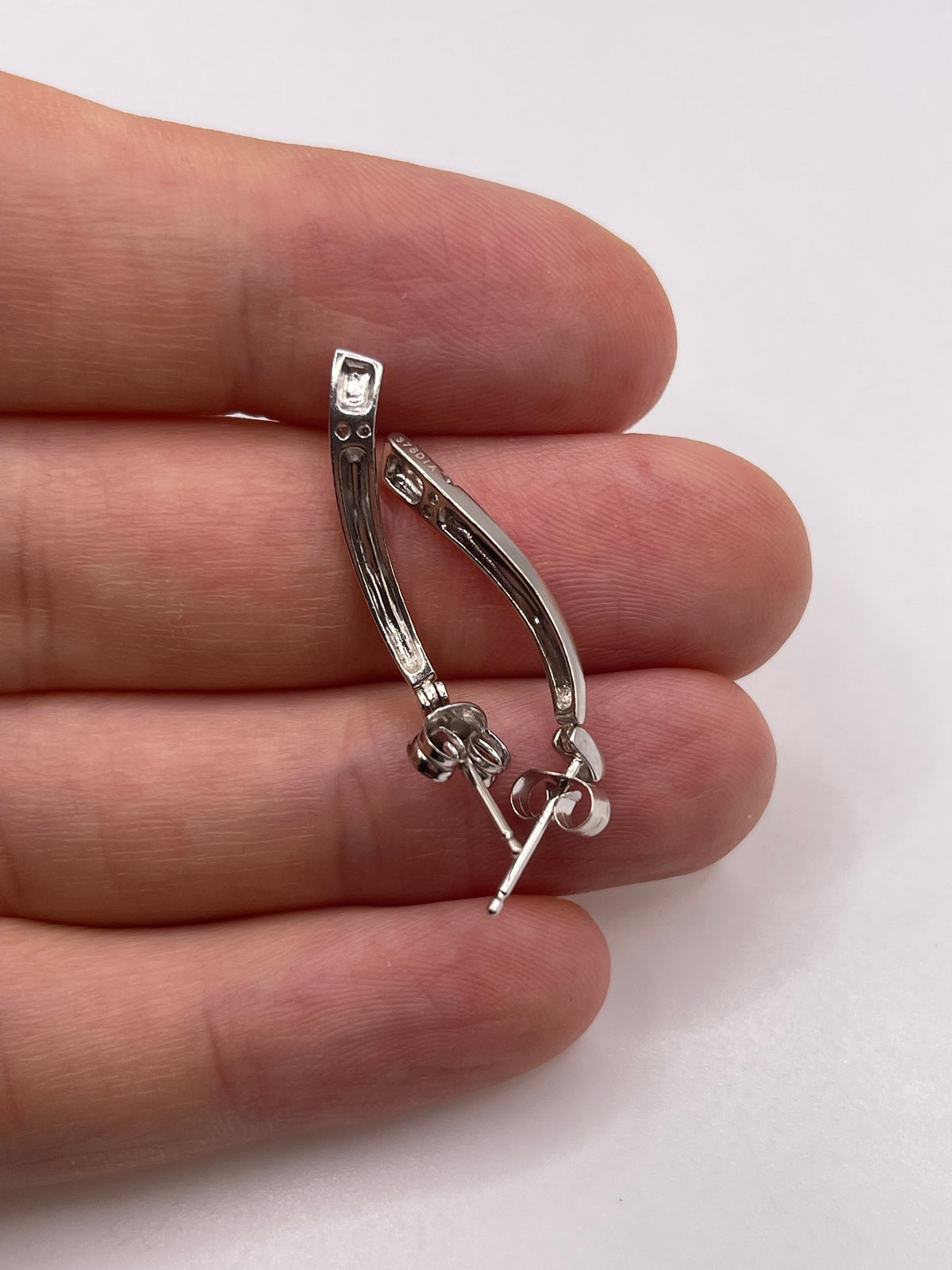 9ct white gold diamond earrings