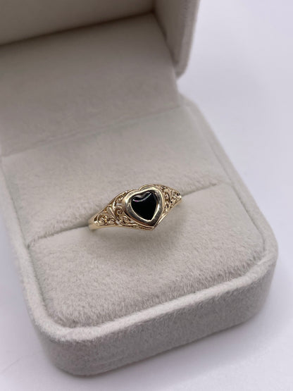 9ct gold onyx heart ring