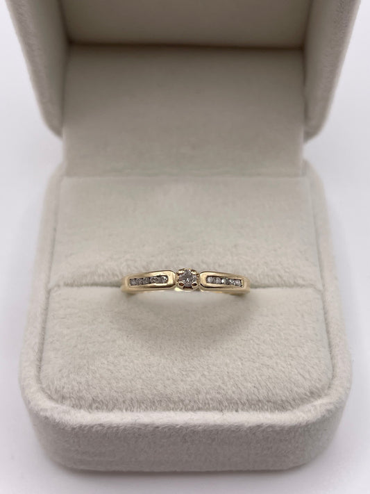 9ct gold diamond ring