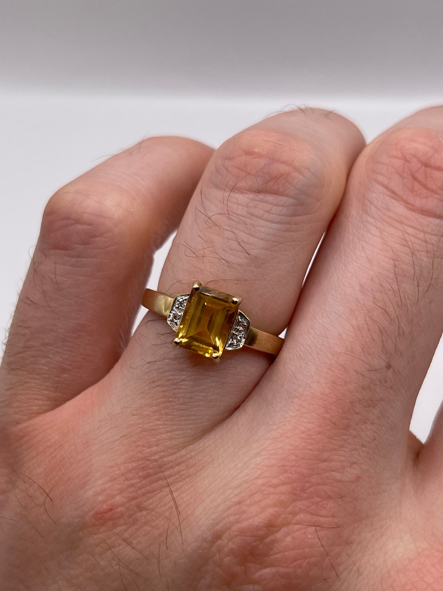 9ct gold citrine ring