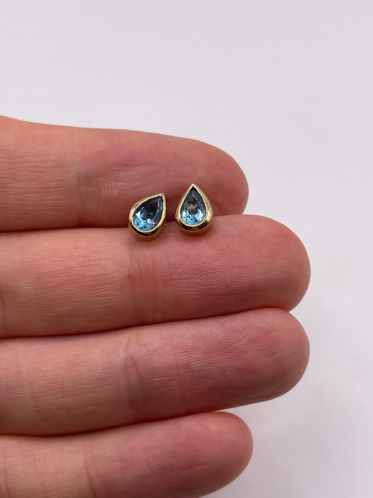 9ct gold topaz earrings