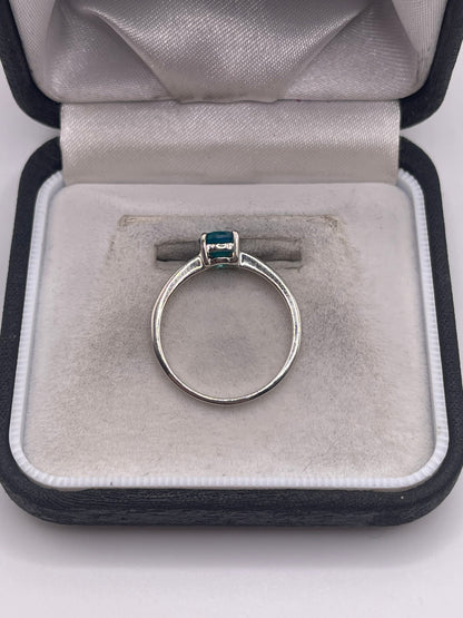 Silver quartz ring