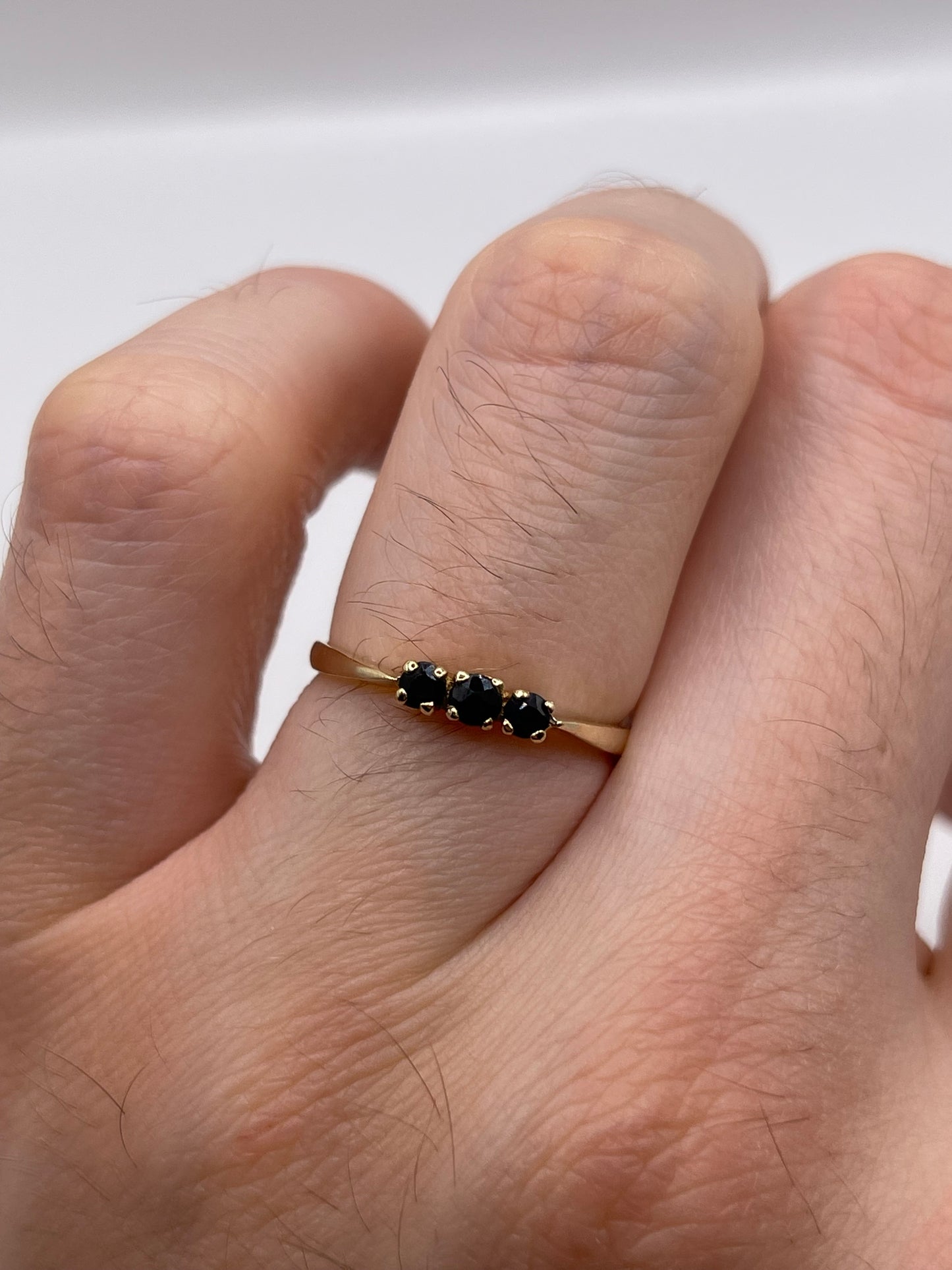 9ct gold sapphire ring