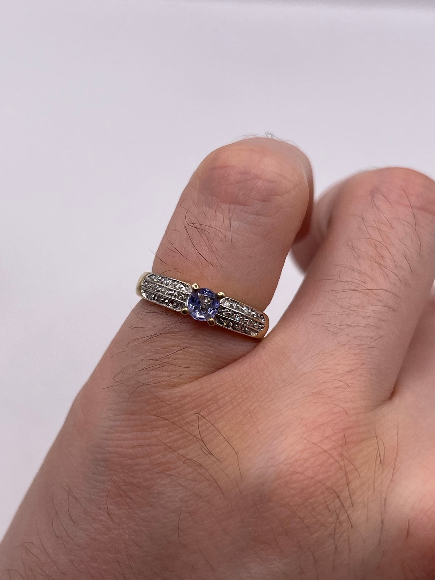 9ct gold tanzanite and diamond ring