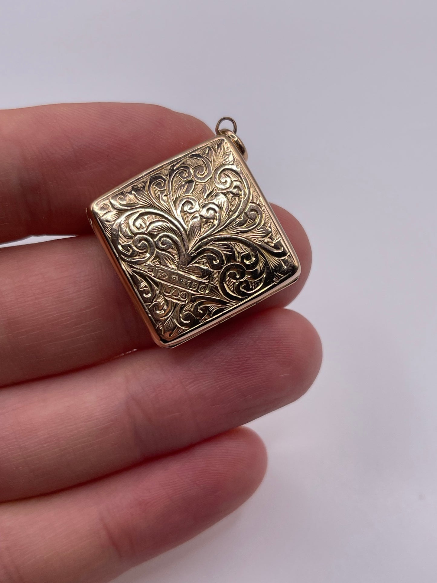 Antique 9ct gold locket pendant