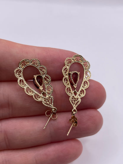 9ct gold garnet earrings
