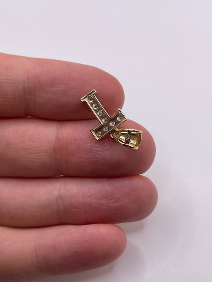 9ct gold cz initial T pendant