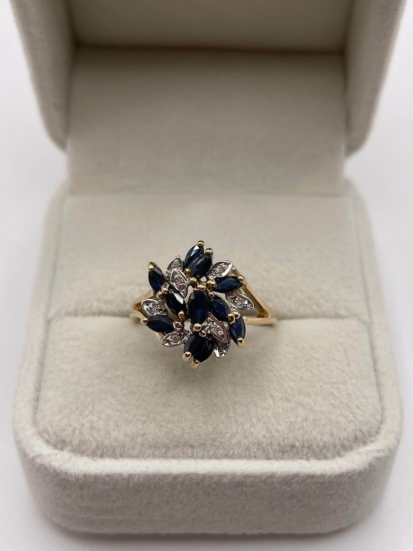 9ct gold sapphire and diamond ring