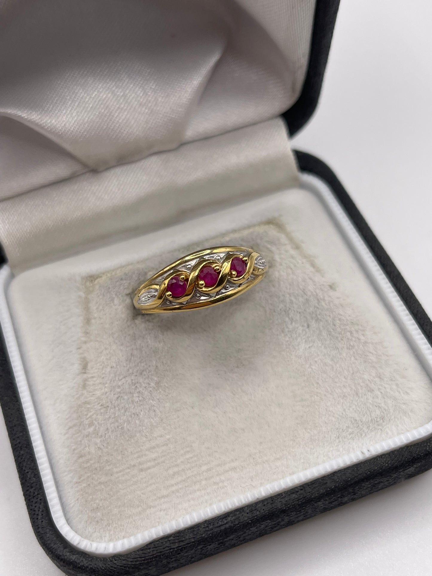9ct gold ruby ring