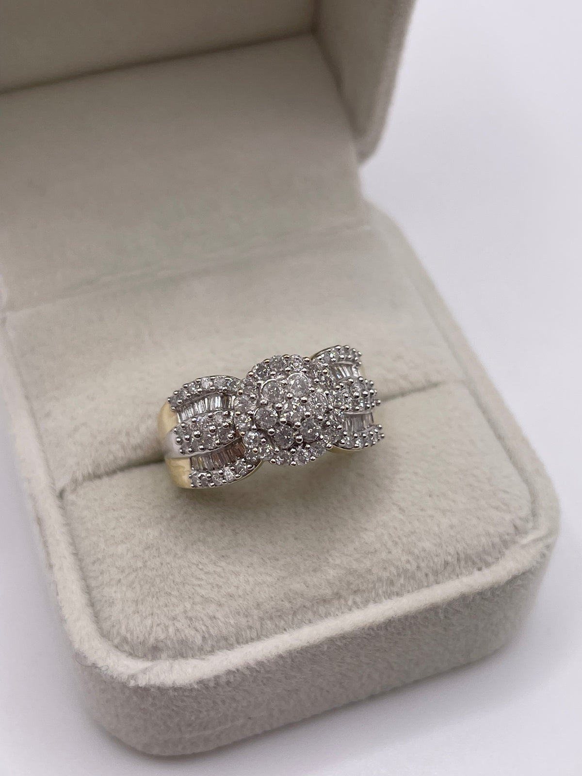 9ct gold diamond cluster ring
