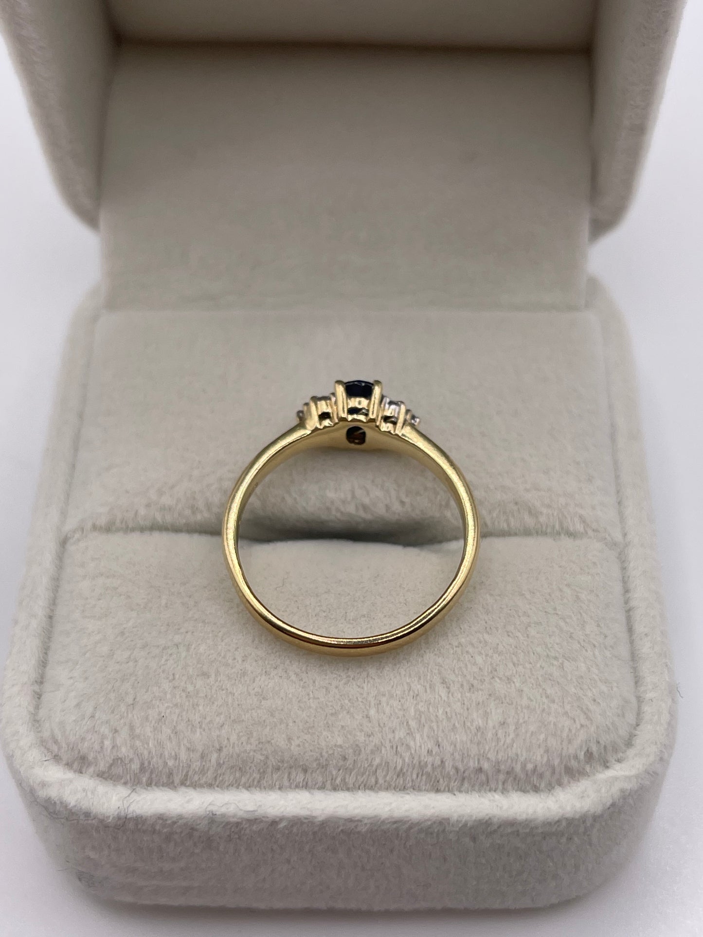 9ct gold sapphire and diamond ring