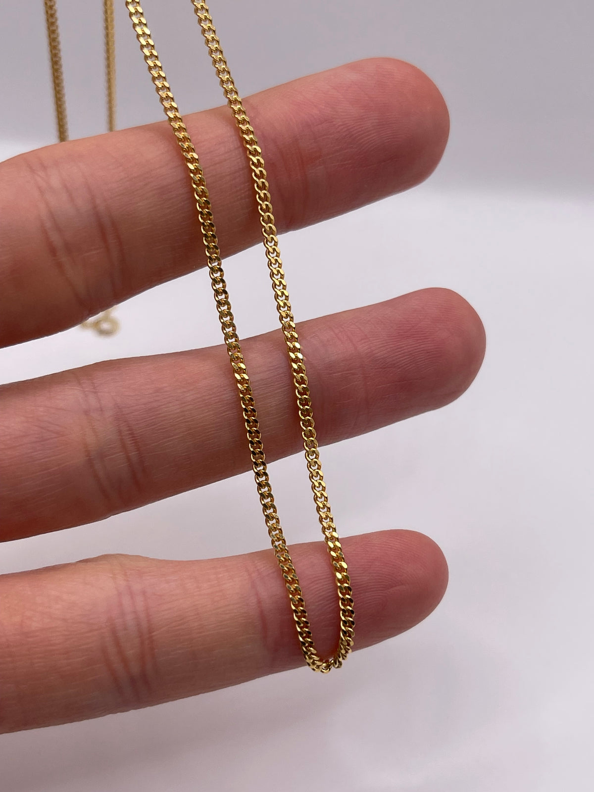 9ct gold chain 524