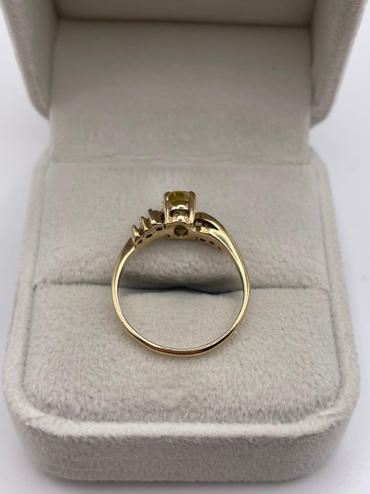 9ct gold yellow sapphire and diamond ring