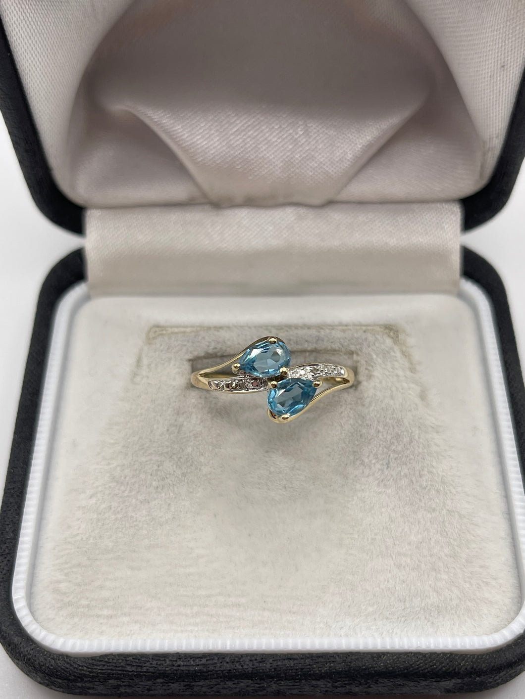 9ct gold topaz and diamond ring